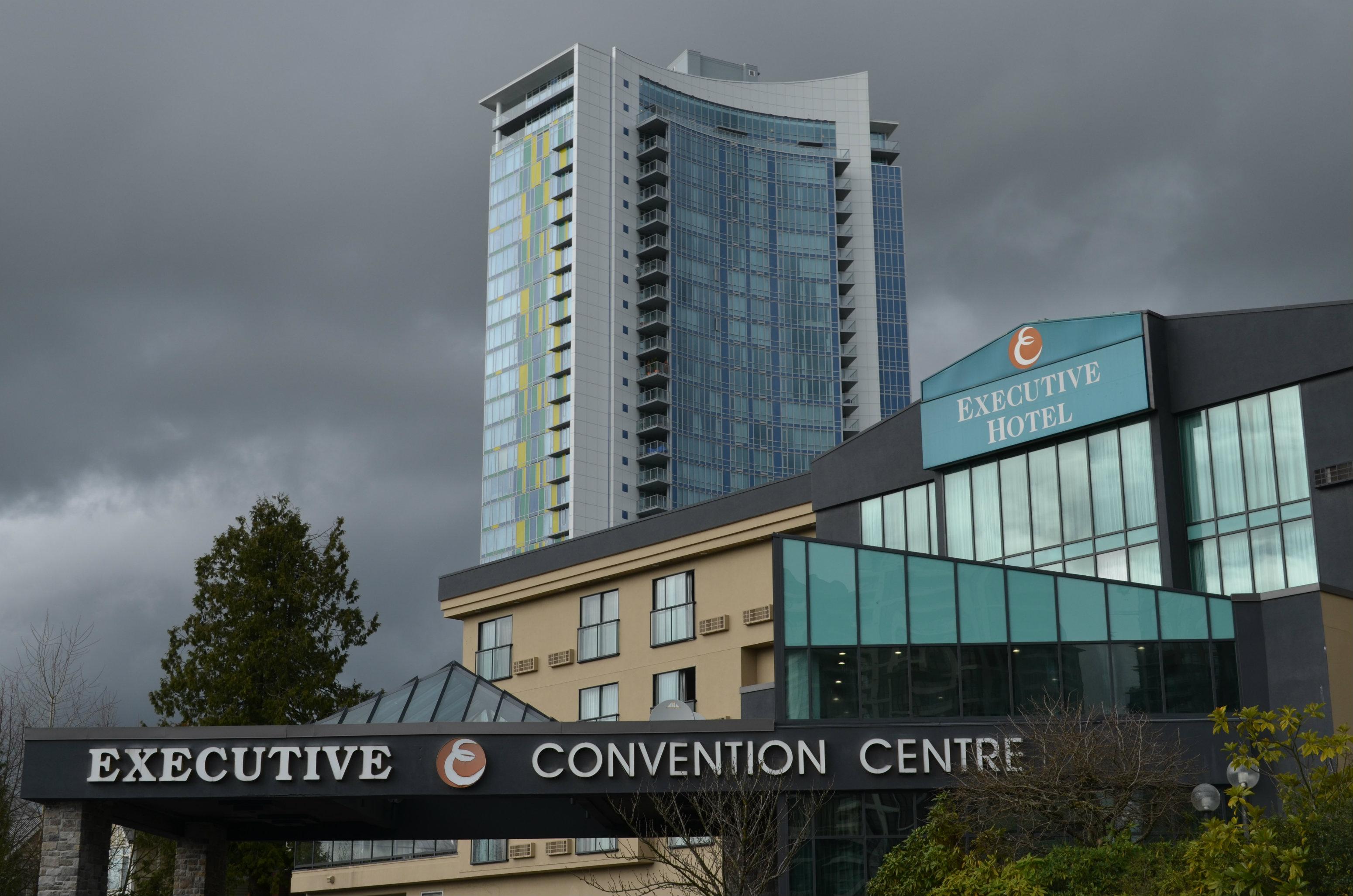 Executive Suites Hotel & Conference Center, Metro Vancouver Burnaby Eksteriør bilde